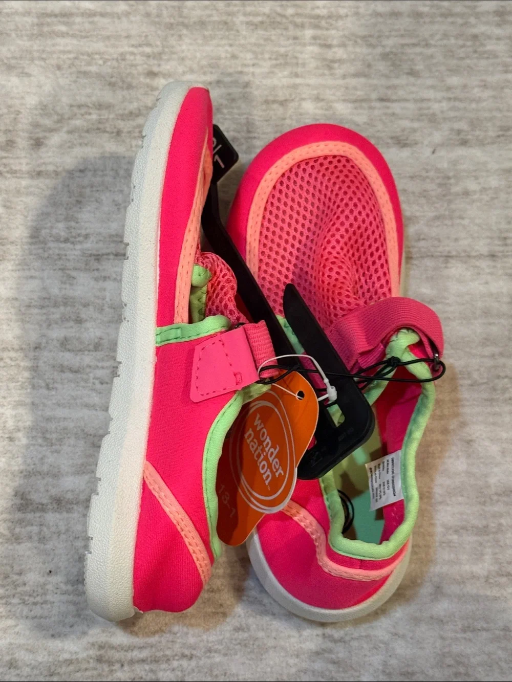 NWT Youth size 13-1 Girls' Pink Mesh Water Shoes